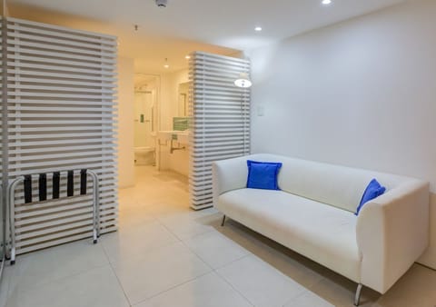 Suite Executiva | Minibar, in-room safe, desk, free WiFi