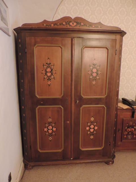 Economy Double Room, Shared Bathroom | Room amenity