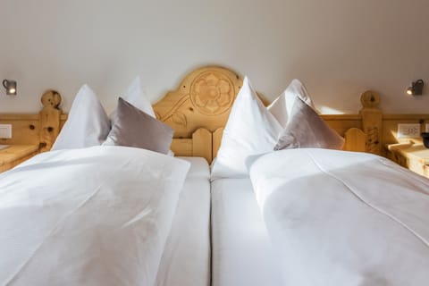 Basic Double Room | Free WiFi, bed sheets