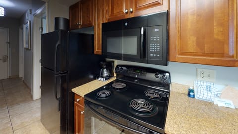 Suite, 2 Queen Beds, Oceanfront (Angle) | Private kitchen | Full-size fridge, microwave, oven, stovetop