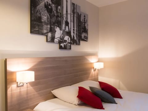 Classic Double Room, City View | Iron/ironing board, free WiFi