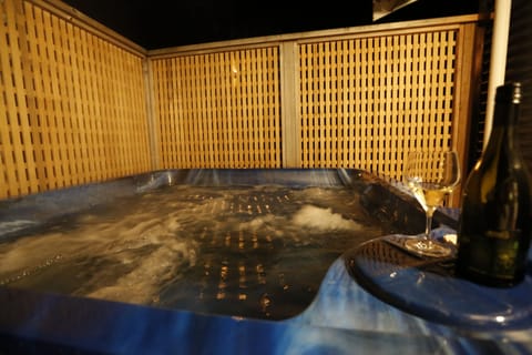 Private spa tub