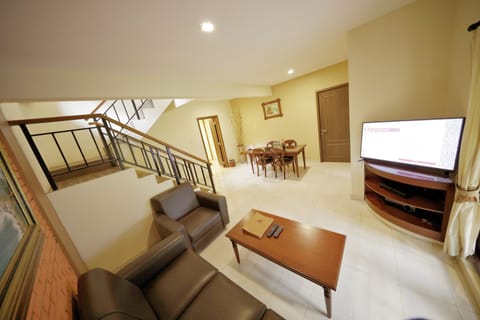 Bungalow, 3 Bedrooms | Living area | Flat-screen TV