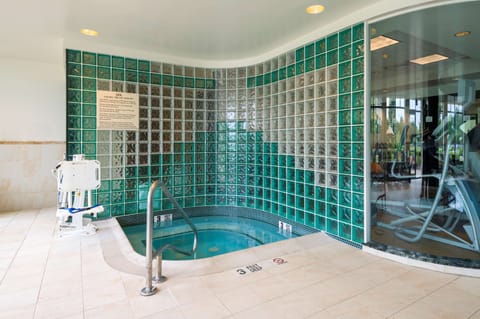 Indoor spa tub