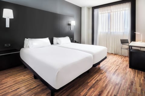 Twin Room | Premium bedding, in-room safe, desk, free WiFi