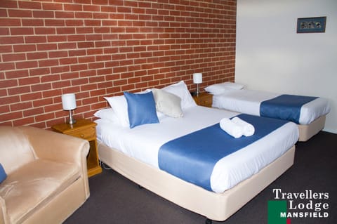 Motel - Standard Room | Desk, cribs/infant beds, rollaway beds, free WiFi