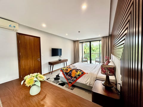 Signature Villa, 4 Bedrooms | In-room safe, individually decorated, individually furnished, desk