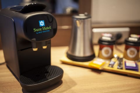 Superior Room, 1 King Bed, Non Smoking, Garden View | Premium bedding, in-room safe, desk, blackout drapes