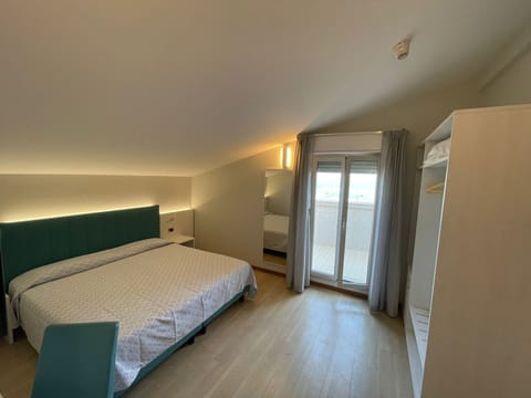 Standard Single Room, 1 Twin Bed | Premium bedding, minibar, in-room safe, desk