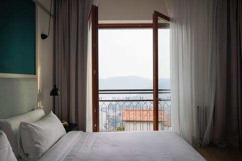 Junior Suite | Premium bedding, down comforters, individually decorated