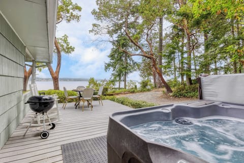 House (2 Bedrooms) | Front of property