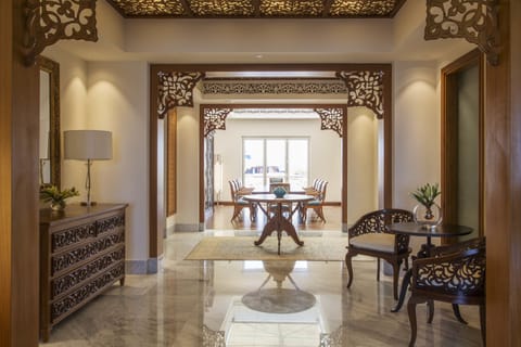 Presidential Suite (Zamani) | Interior entrance