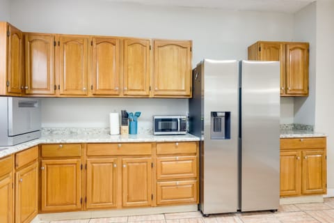 House (2 Bedrooms) | Private kitchen | Microwave, oven, stovetop, dishwasher