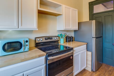 Apartment (1 Bedroom) | Private kitchen | Microwave, oven, stovetop, dishwasher