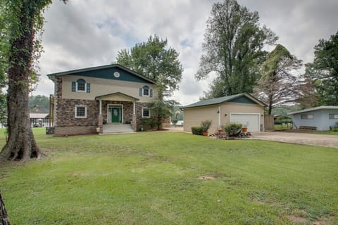 House (6 Bedrooms) | Interior