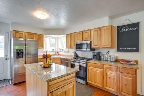 House (3 Bedrooms) | Private kitchen | Microwave, oven, stovetop, dishwasher