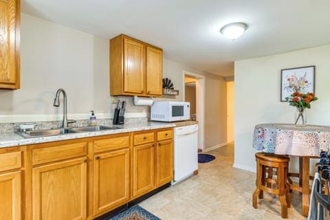 Cottage (2 Bedrooms) | Interior