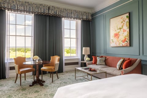 Grand Manor Room with one king bed | Hypo-allergenic bedding, down comforters, minibar, in-room safe