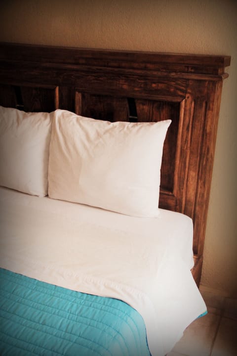 Junior Double Room | Desk, free WiFi, bed sheets