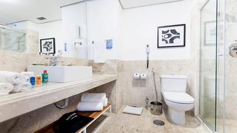 Superior Casal | Bathroom | Shower, free toiletries, hair dryer, bidet