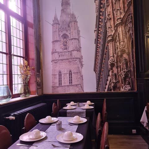 Daily continental breakfast (EUR 15 per person)