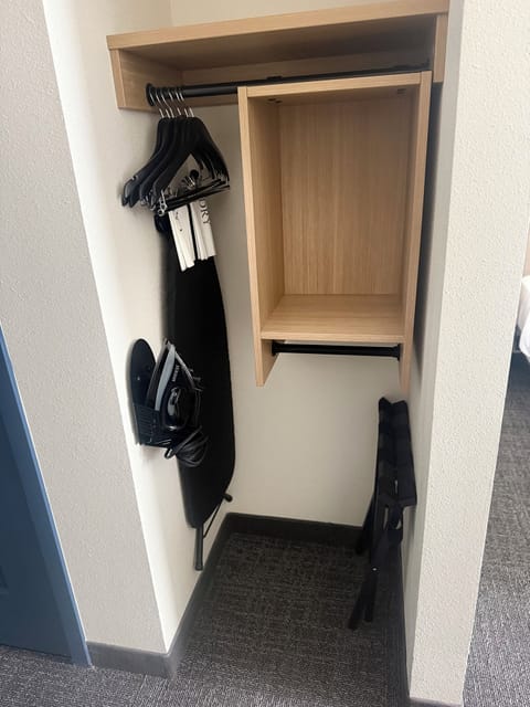 Room, 1 King Bed, Accessible, Bathtub (Mobility) | Premium bedding, pillowtop beds, individually furnished, desk