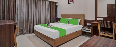 Egyptian cotton sheets, premium bedding, in-room safe, free WiFi