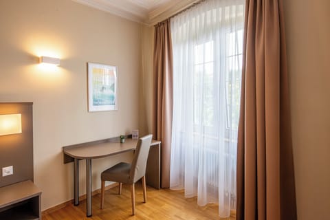 Suite, 2 Bedrooms, Mezzanine | Desk, free WiFi, bed sheets