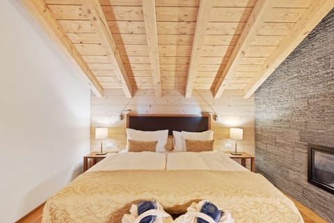 Suite (Chalet - Matterhorn View) | Hypo-allergenic bedding, minibar, in-room safe, individually decorated