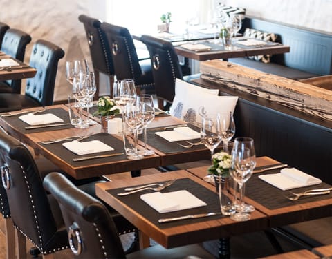 2 restaurants, Regional cuisine