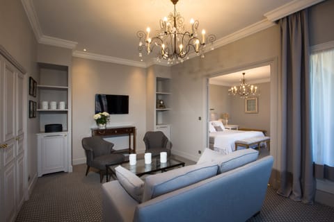 Suite, Terrace | Premium bedding, minibar, in-room safe, soundproofing