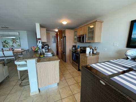 Family Apartment, 3 Bedrooms, Ocean View | Private kitchen | Full-size fridge, microwave, oven, stovetop