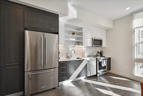 Condo, 1 King Bed, Balcony, City View (2880 Zuni St. Unit 400) | Private kitchen