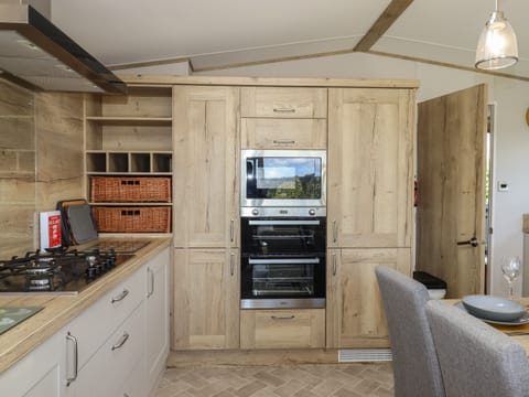 Fridge, dishwasher, electric kettle, toaster