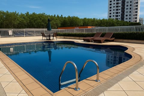 Superior Studio Suite | Pool | Outdoor pool