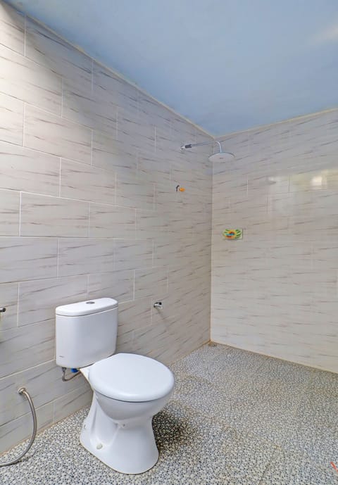 Deluxe Double Room | Bathroom | Shower, soap