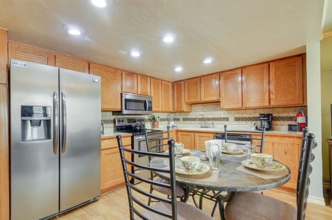 Apartment (1 Bedroom) | Private kitchen | Microwave, oven, stovetop, dishwasher