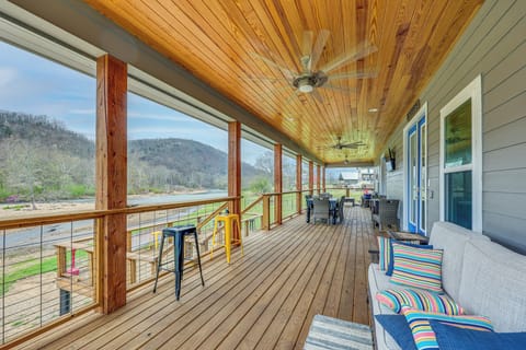 House (6 Bedrooms) | Interior