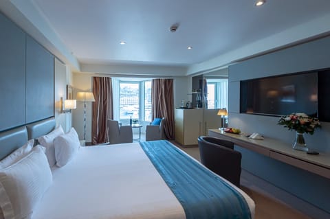 Junior Suite | Premium bedding, minibar, in-room safe, desk