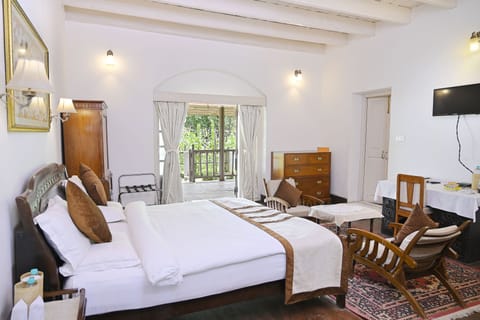 Exclusive Double Room, 1 King Bed, Garden View, Mountainside | Egyptian cotton sheets, premium bedding, individually furnished