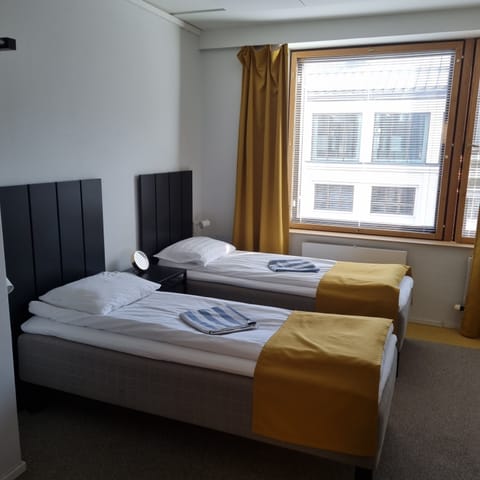 Twin Room | Soundproofing, iron/ironing board, free WiFi, bed sheets