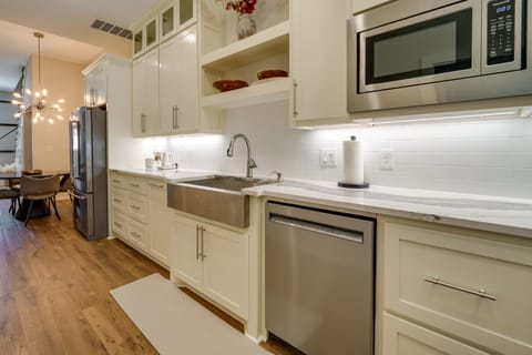 Apartment (1 Bedroom) | Private kitchen | Microwave, oven, stovetop, dishwasher