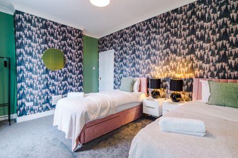 5 bedrooms, free WiFi, bed sheets