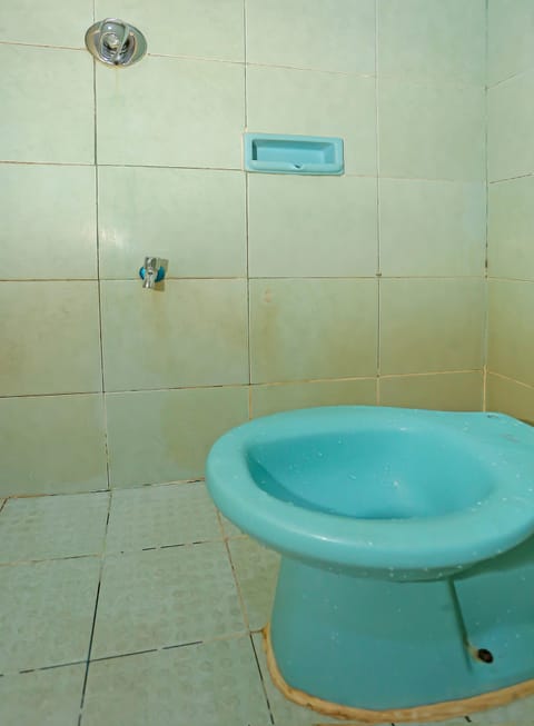 Standard Double Room | Bathroom | Shower, towels, toilet paper