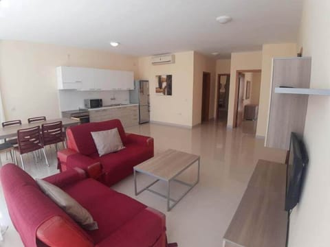 Apartment | Living area | Flat-screen TV