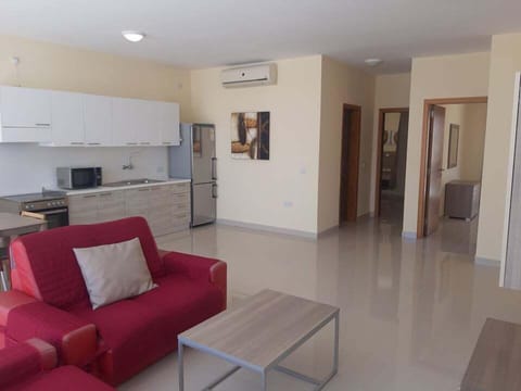 Apartment | Living area | Flat-screen TV