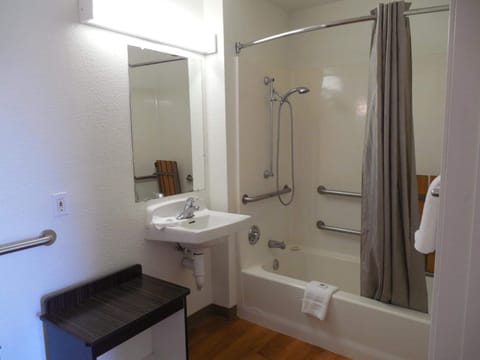 Deluxe Room, 2 Double Beds, Accessible, Non Smoking | Bathroom | Towels, soap, toilet paper