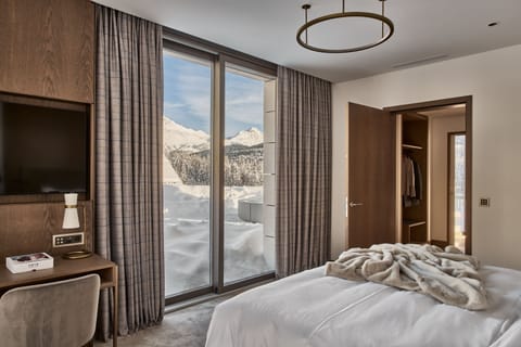 Grace Terrace Suite | Frette Italian sheets, premium bedding, down comforters, free minibar