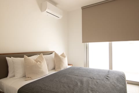 Luxury Apartment | In-room safe, blackout drapes, soundproofing, iron/ironing board