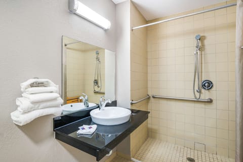 Deluxe Room, 2 Queen Beds, Accessible, Non Smoking | Accessible bathroom